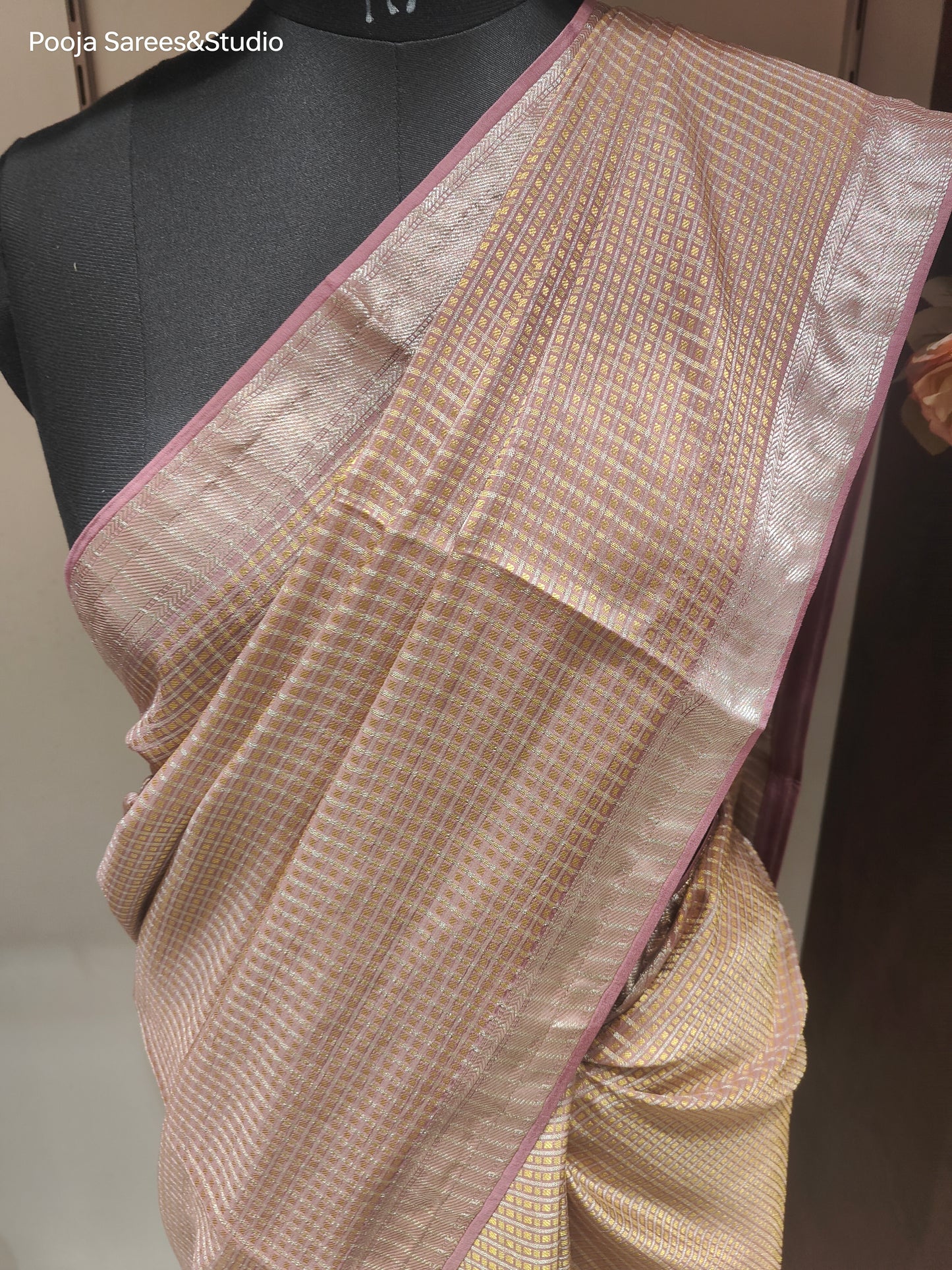 AARSAA Onion Pink Tissue Weaving Saree With Unstitched Blouse