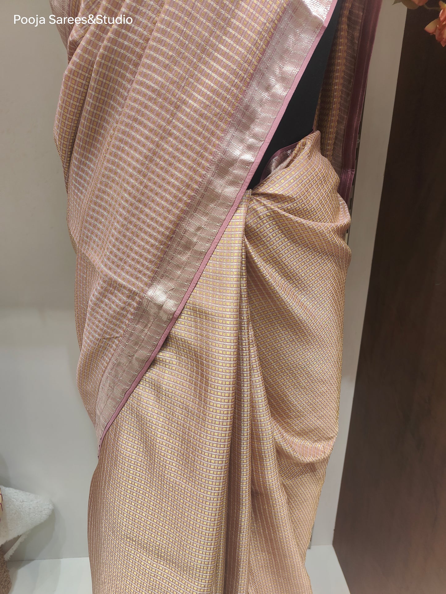 AARSAA Onion Pink Tissue Weaving Saree With Unstitched Blouse