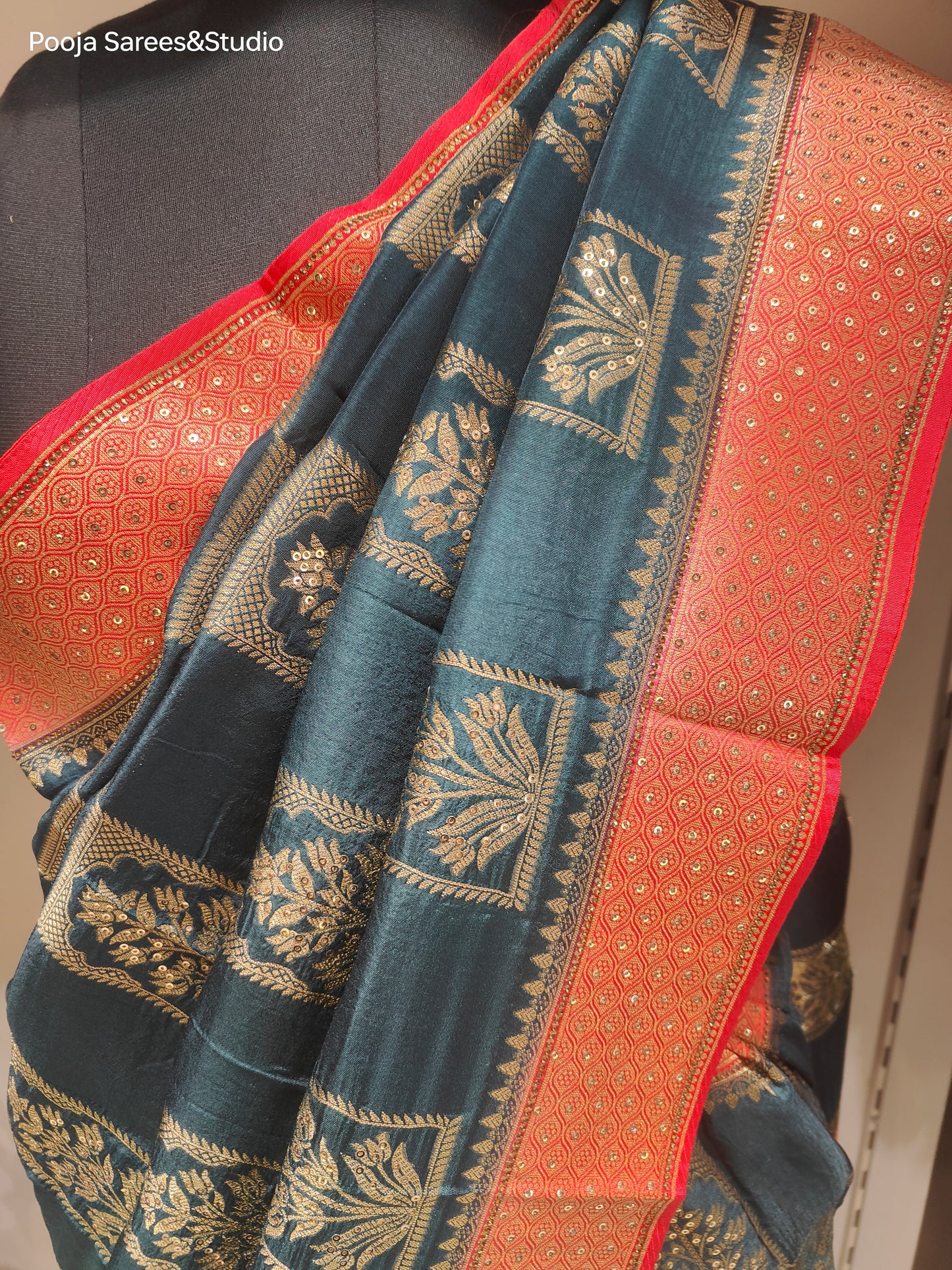 AARSAA Navy Blue Silk Banarasi Saree With Unstitched Contrast Blouse